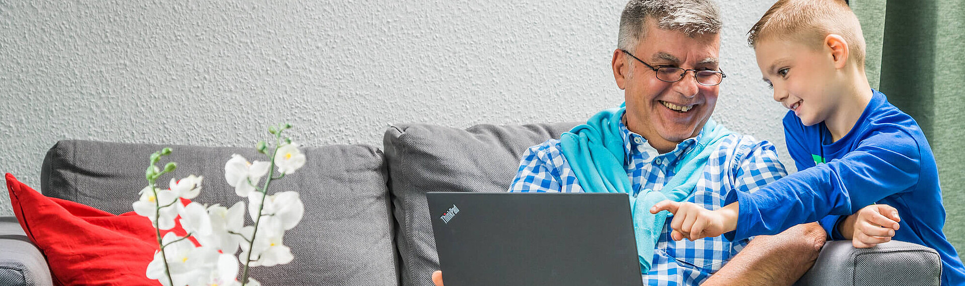 Seniorenticket Hessen Kauf Header Seniorenticket Hessen Kunde bestellt ein Seniorenticket Hessen online unter MeineVGF.