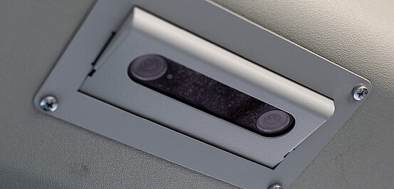 Das Bild zeigt die Türüberwachung und Notöffnung in einem Fahrzeug.